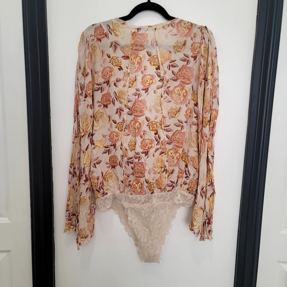 Free People Floral Bodysuit Large  Romantic Bell Sleeve | Western Gothic Nwot - Picture 8 of 17